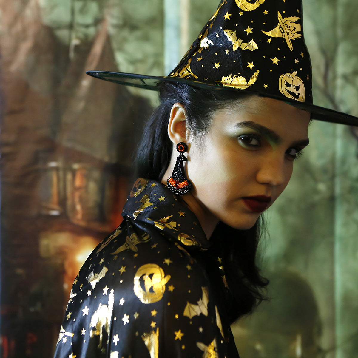E11922 Halloween Beaded Witch Hat Drop Earrings