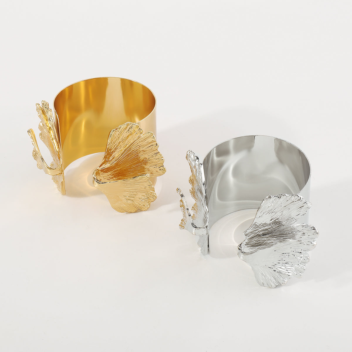 B2048 Retro Wide Metal Flower Open Bangle
