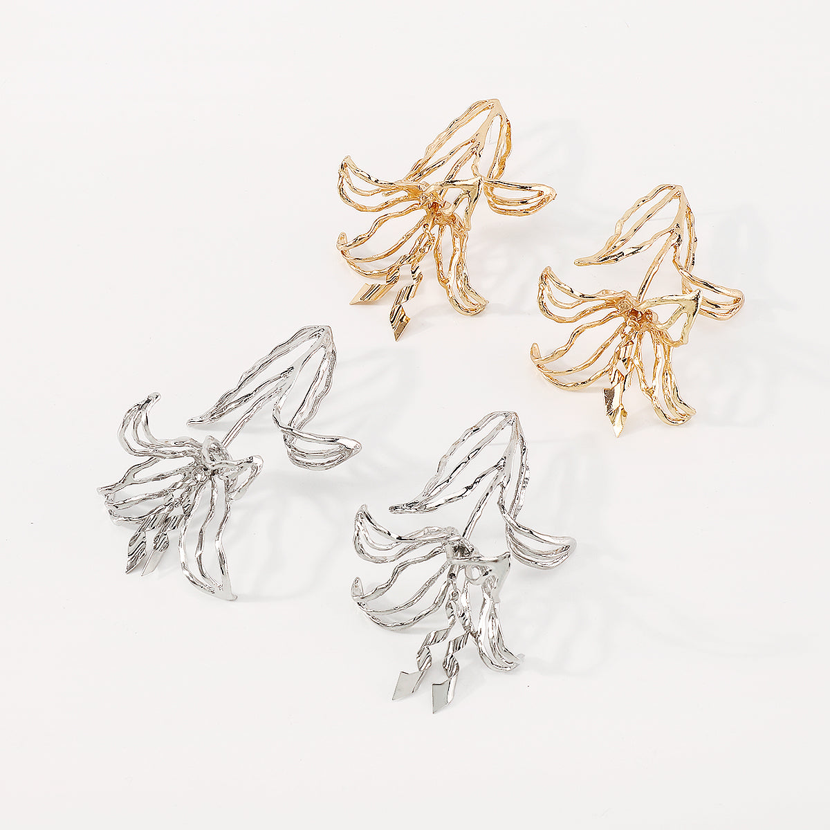 E10850 Metal Oversized Hollow Floral Dangle Earrings