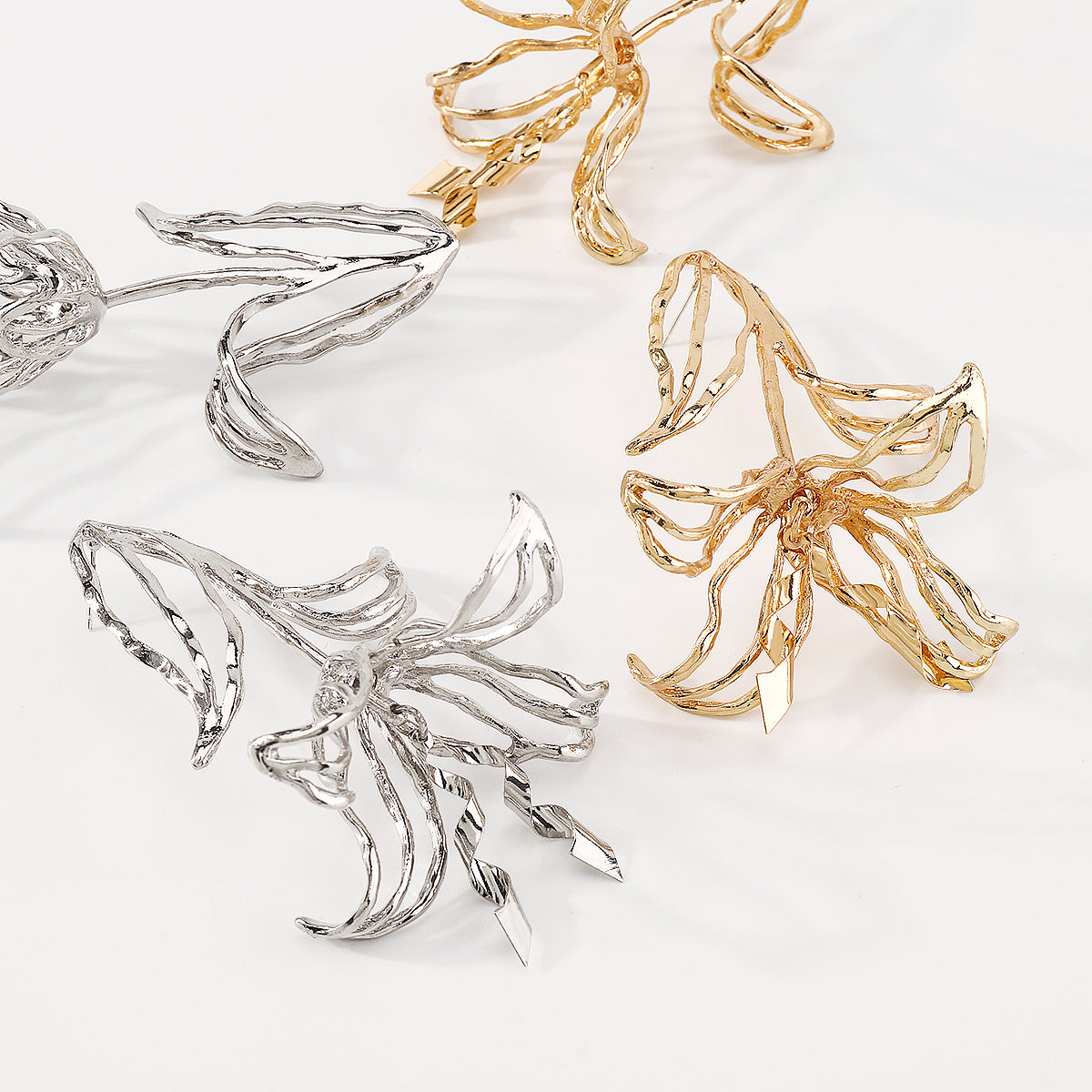 E10850 Metal Oversized Hollow Floral Dangle Earrings