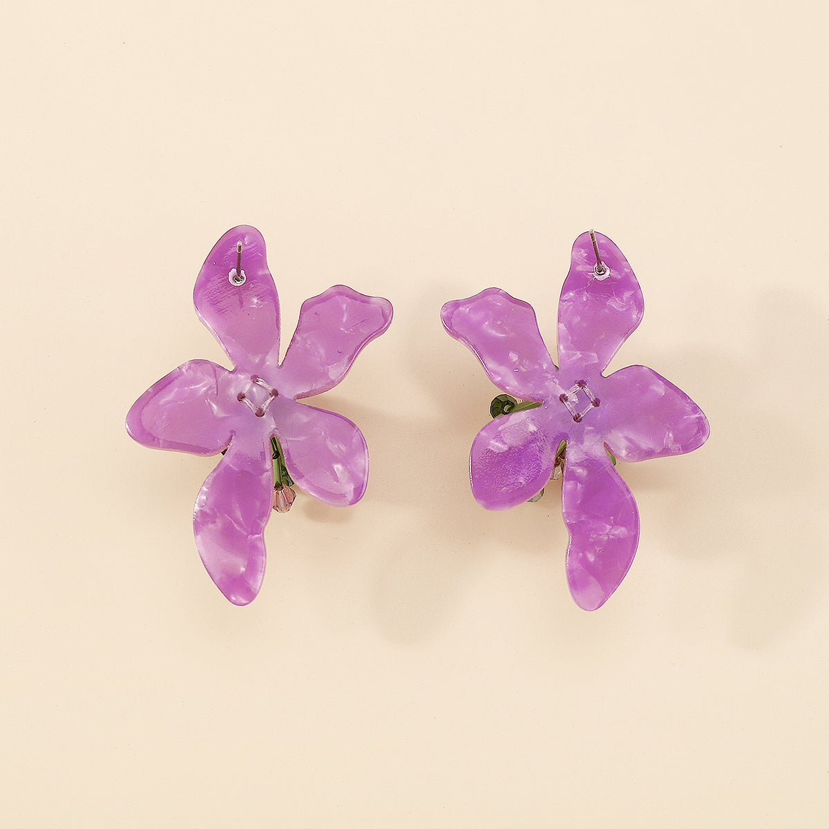 E10898H Elegant Acrylic Purple Flower Earrings