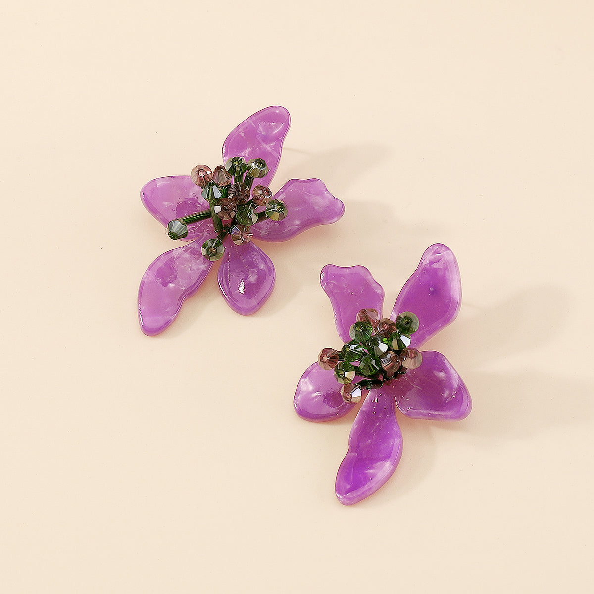 E10898H Elegant Acrylic Purple Flower Earrings