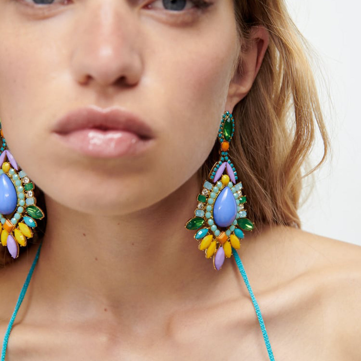 E10899 Exaggerated Bohemian Acrylic Blue Drop Earrings