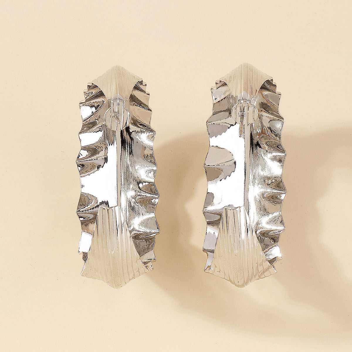 E10954H Large Wavy Round Hoop Earrings