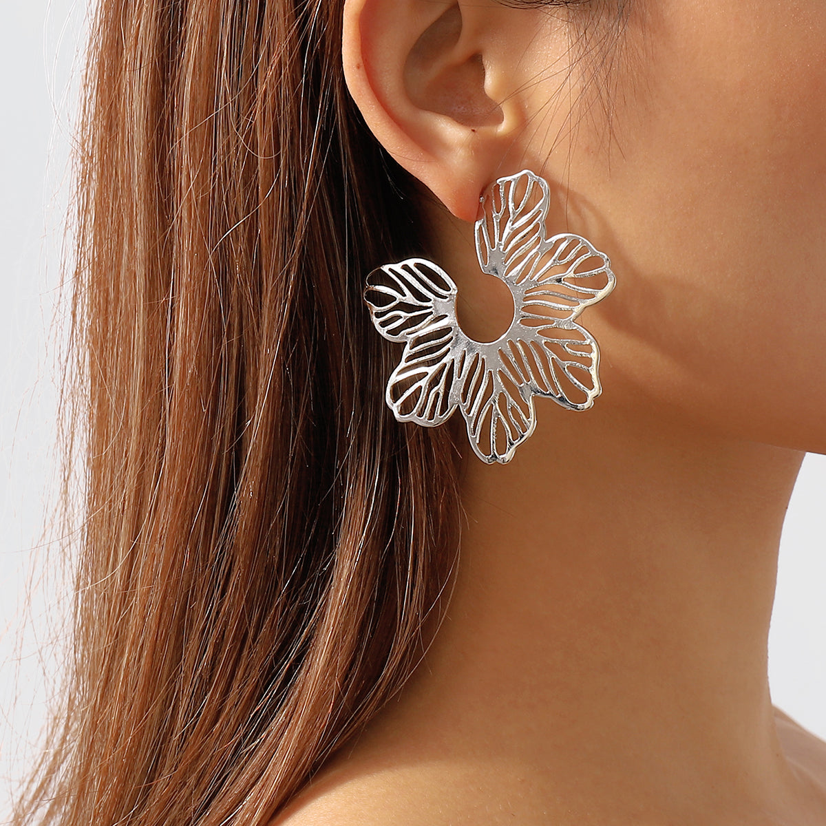 E11337H Flat Flower Drop Dangle Earrings