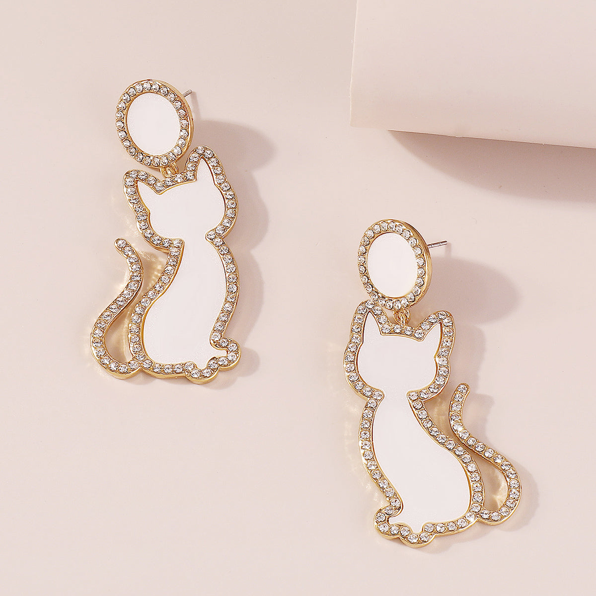 E11384 Cute Black & White Enamel Cat Dangle Earrings