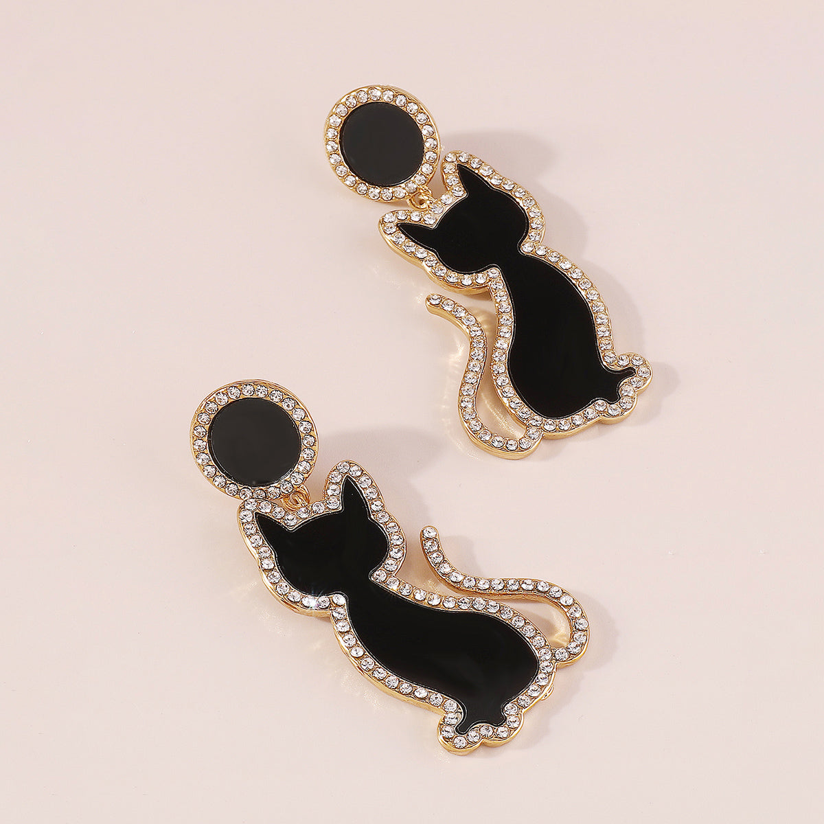 E11384 Cute Black & White Enamel Cat Dangle Earrings