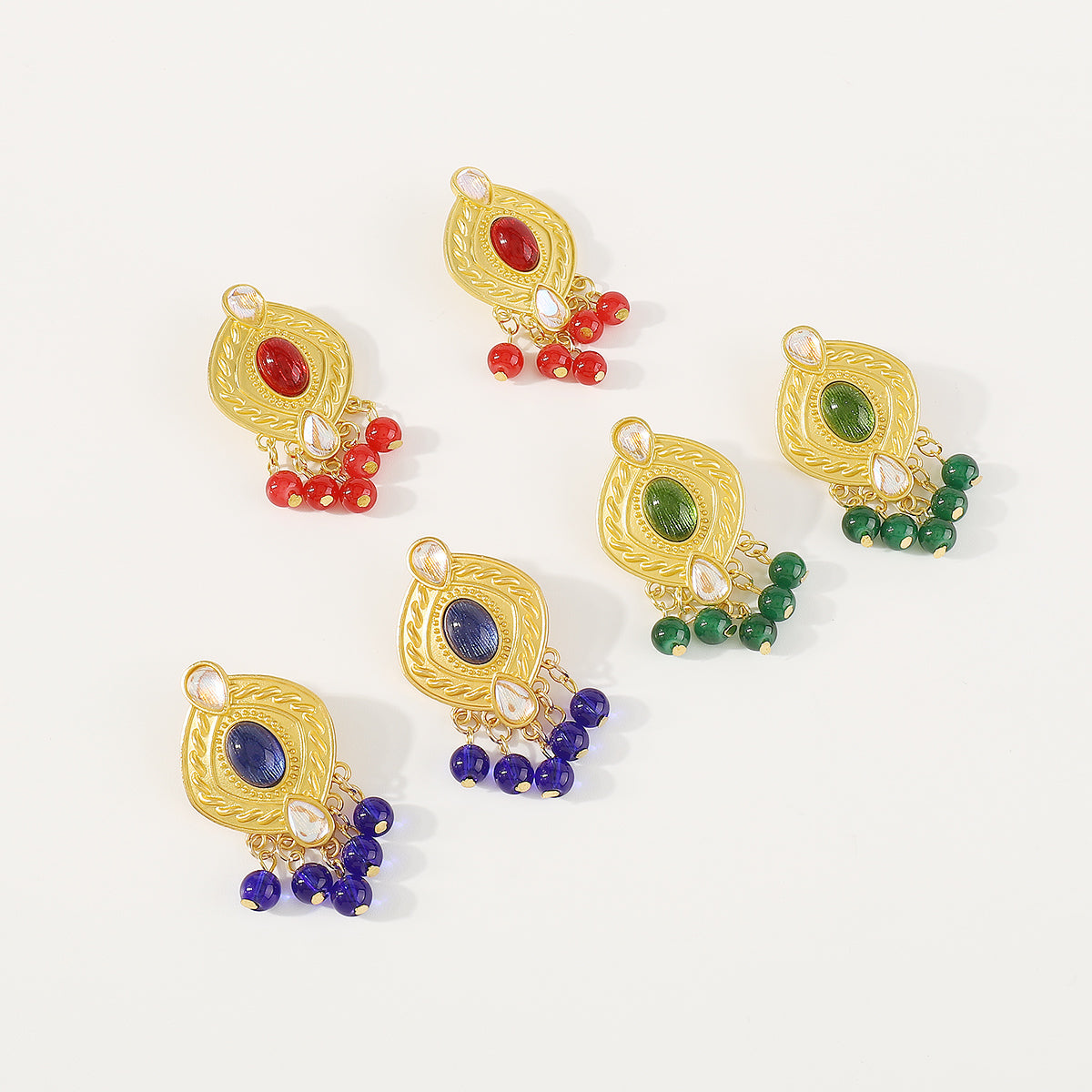E11485 Vintage Resin Beads Dangle Earrings