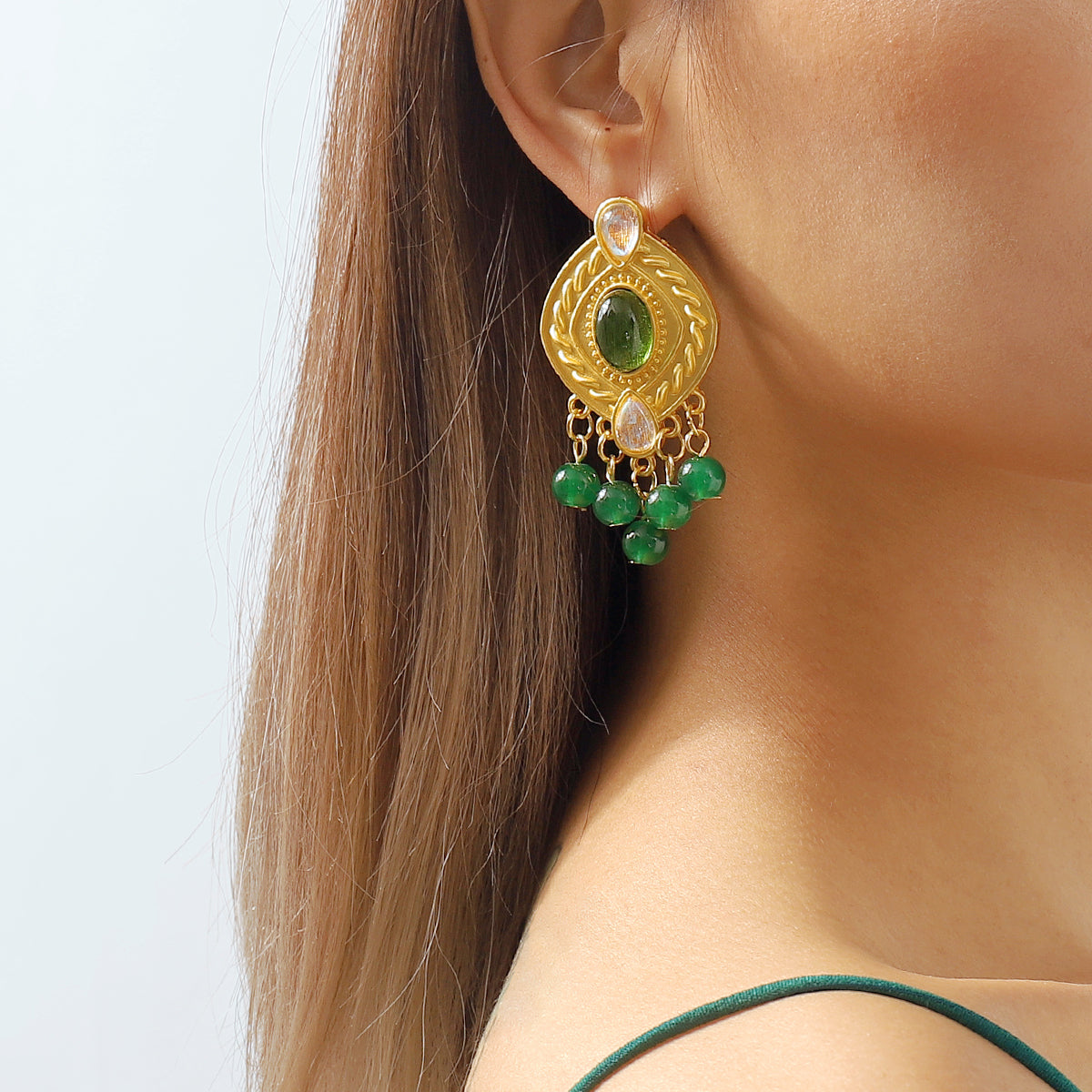E11485 Vintage Resin Beads Dangle Earrings