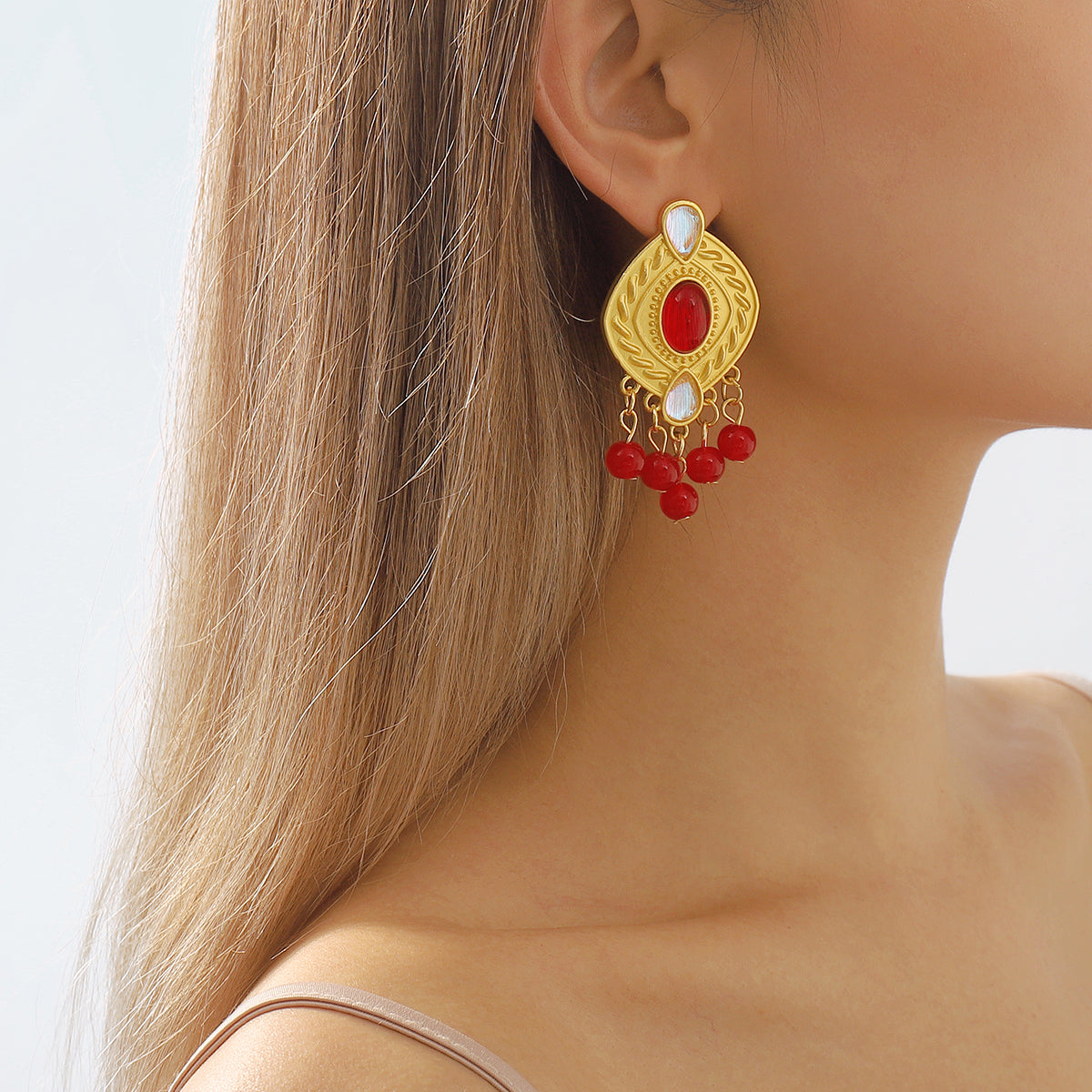 E11485 Vintage Resin Beads Dangle Earrings