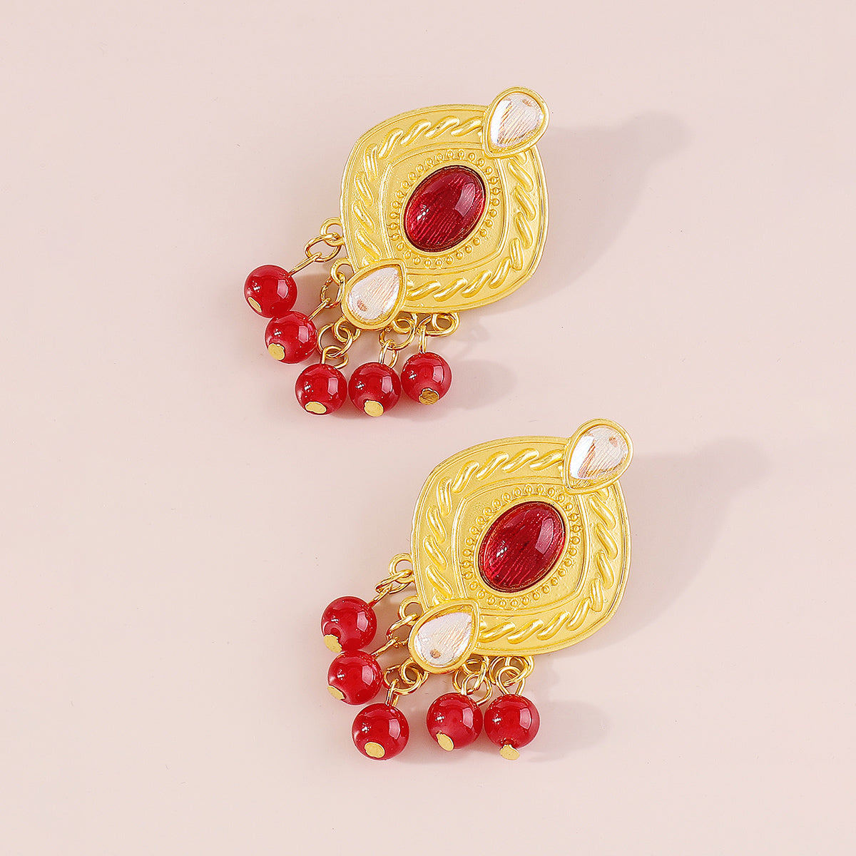 E11485 Vintage Resin Beads Dangle Earrings