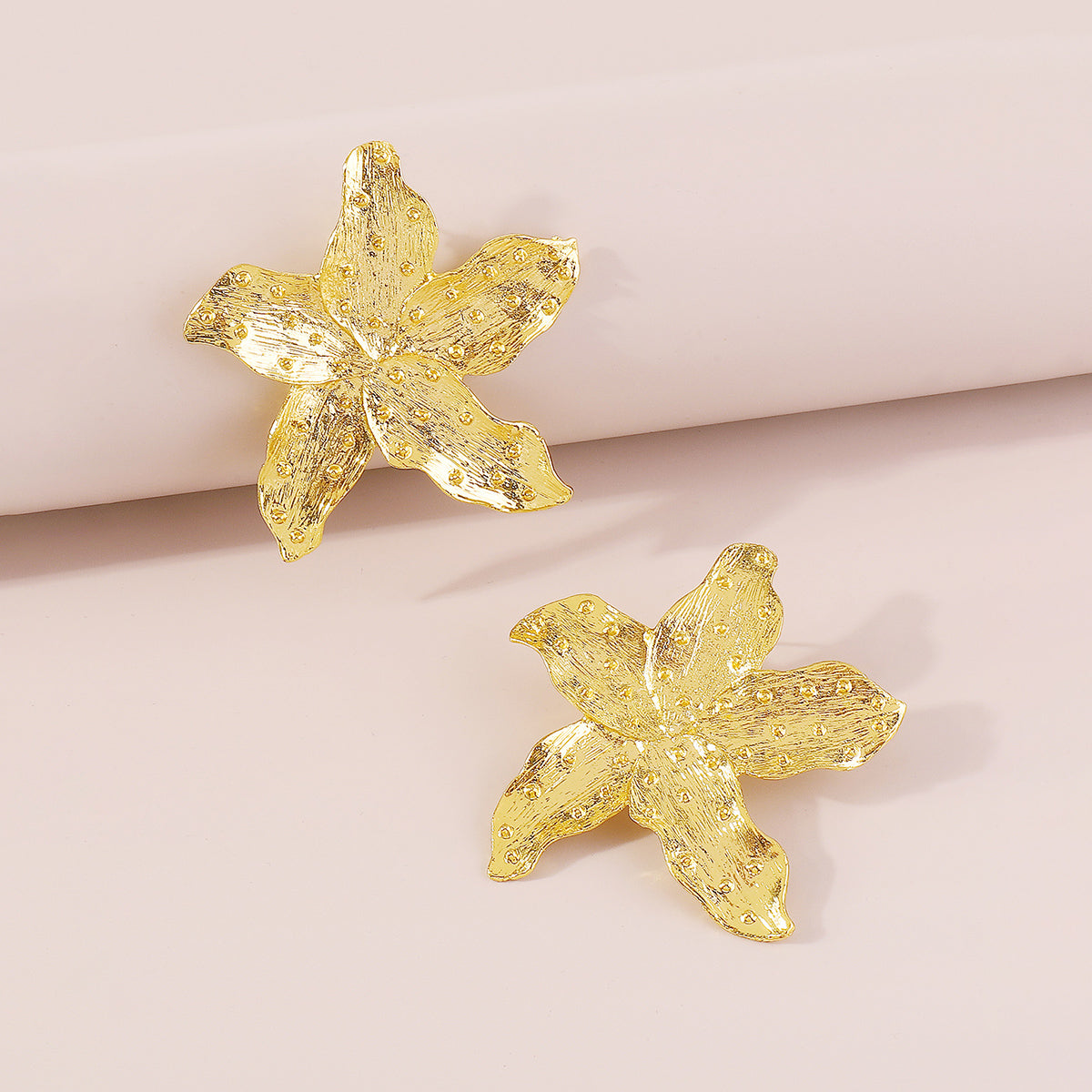 E11616 Large Metal Starfish Earrings
