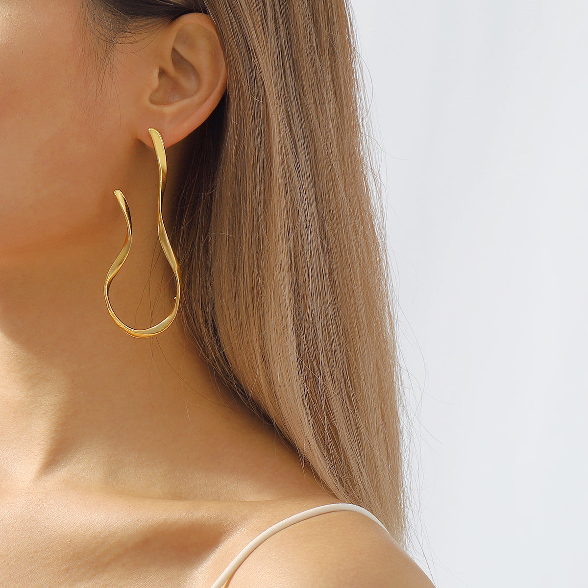 E11659 Geometric Irregular Metal U-shaped Dangle Earring