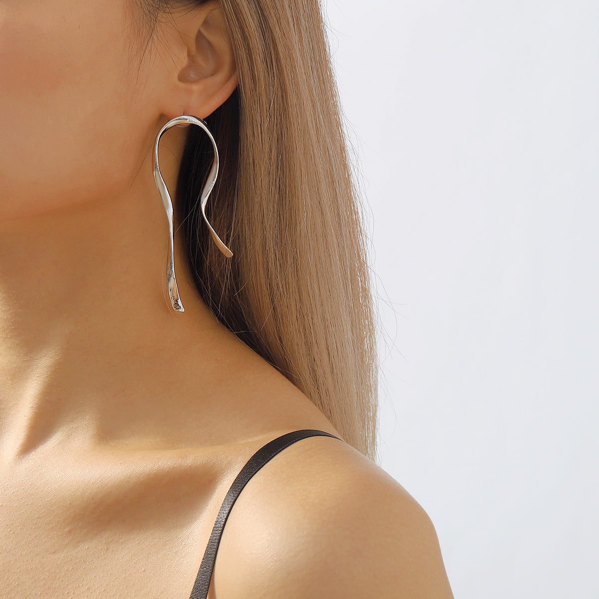 E11659 Geometric Irregular Metal U-shaped Dangle Earring
