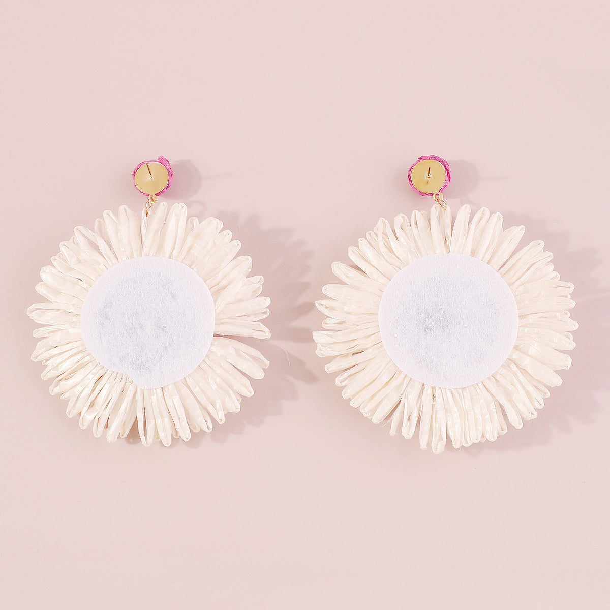 E11750 Boho Large Raffia Sunflower Drop Earrings