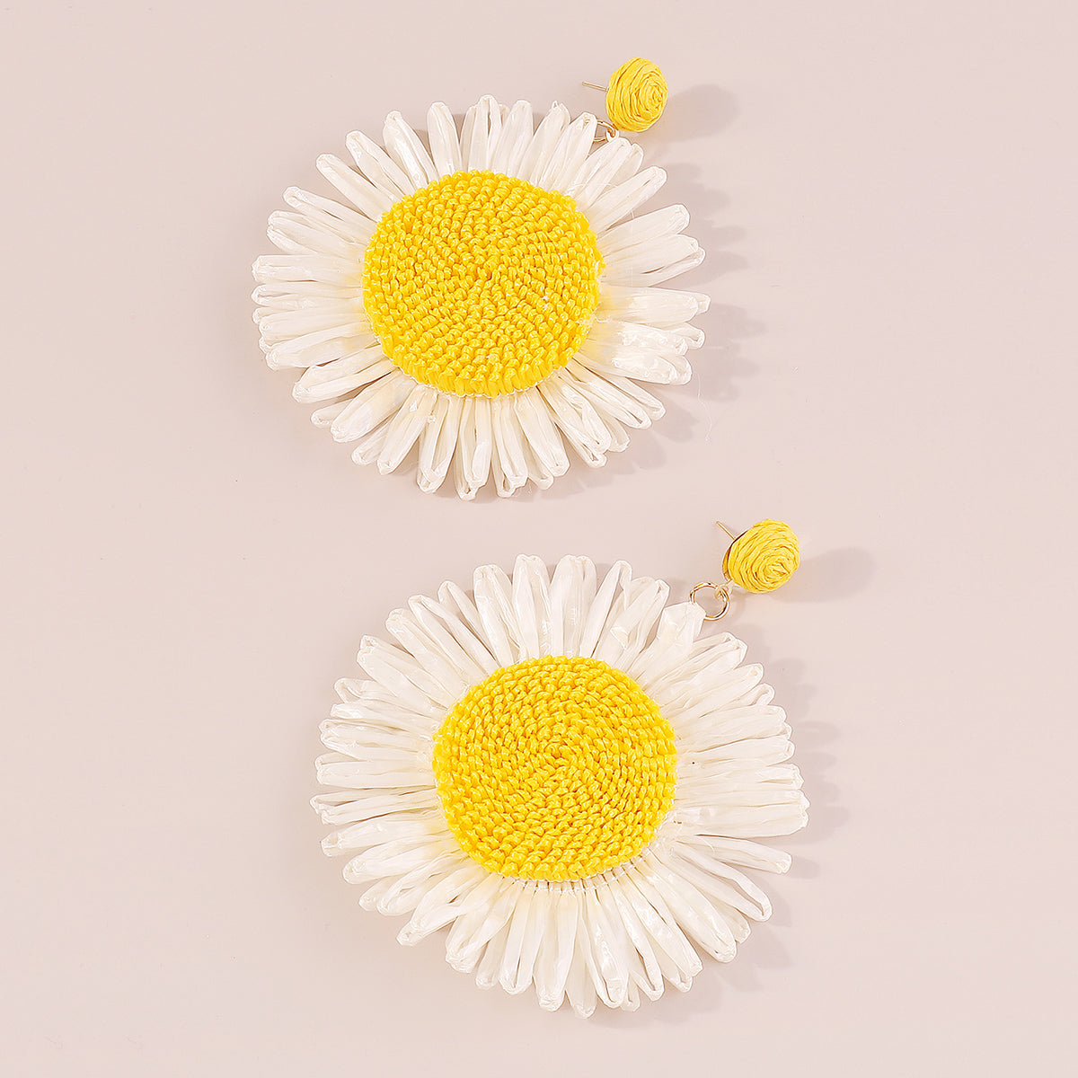 E11750 Boho Large Raffia Sunflower Drop Earrings