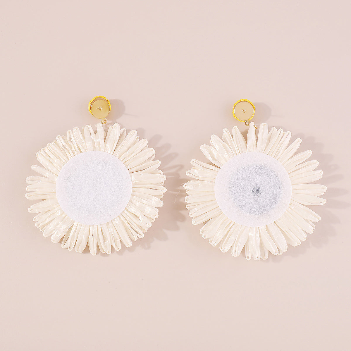 E11750 Boho Large Raffia Sunflower Drop Earrings