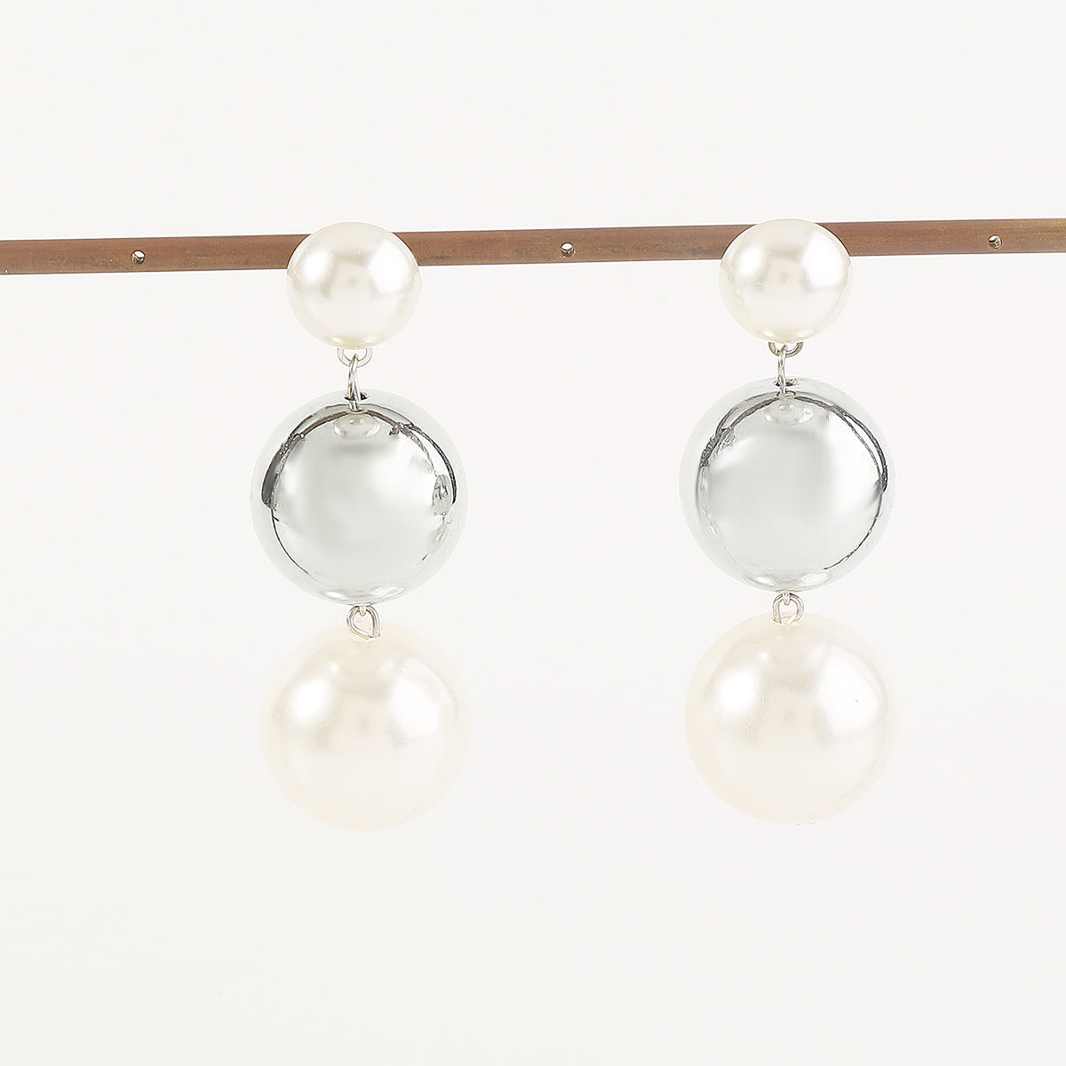 E11790 Statement Large Beads Pearl Tiered Earrings