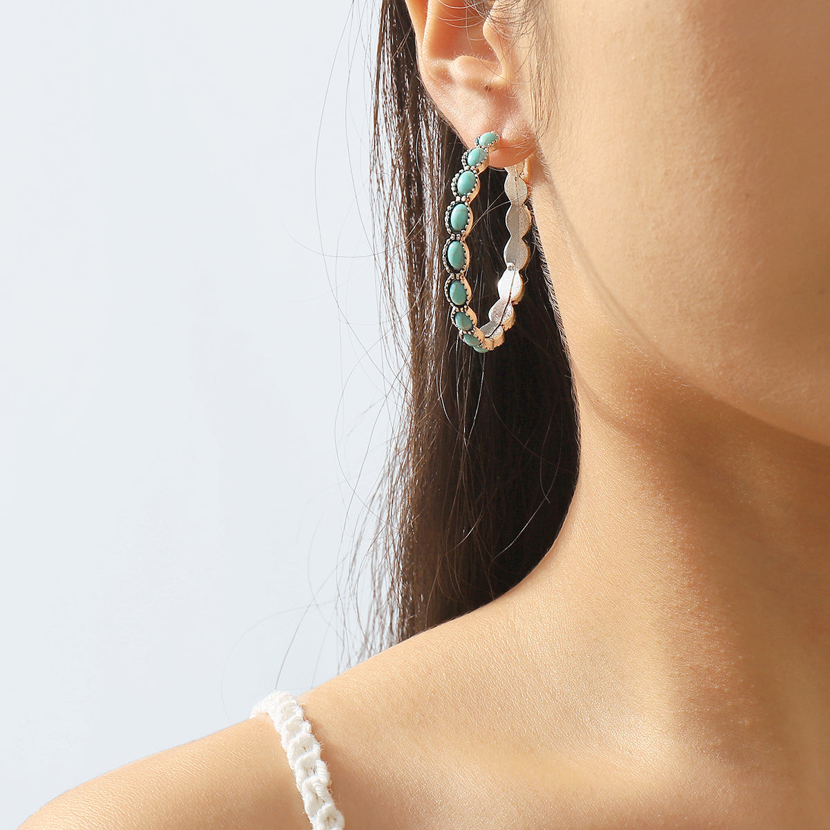 E11867 Western Blue Turquoise Hoop Earrings