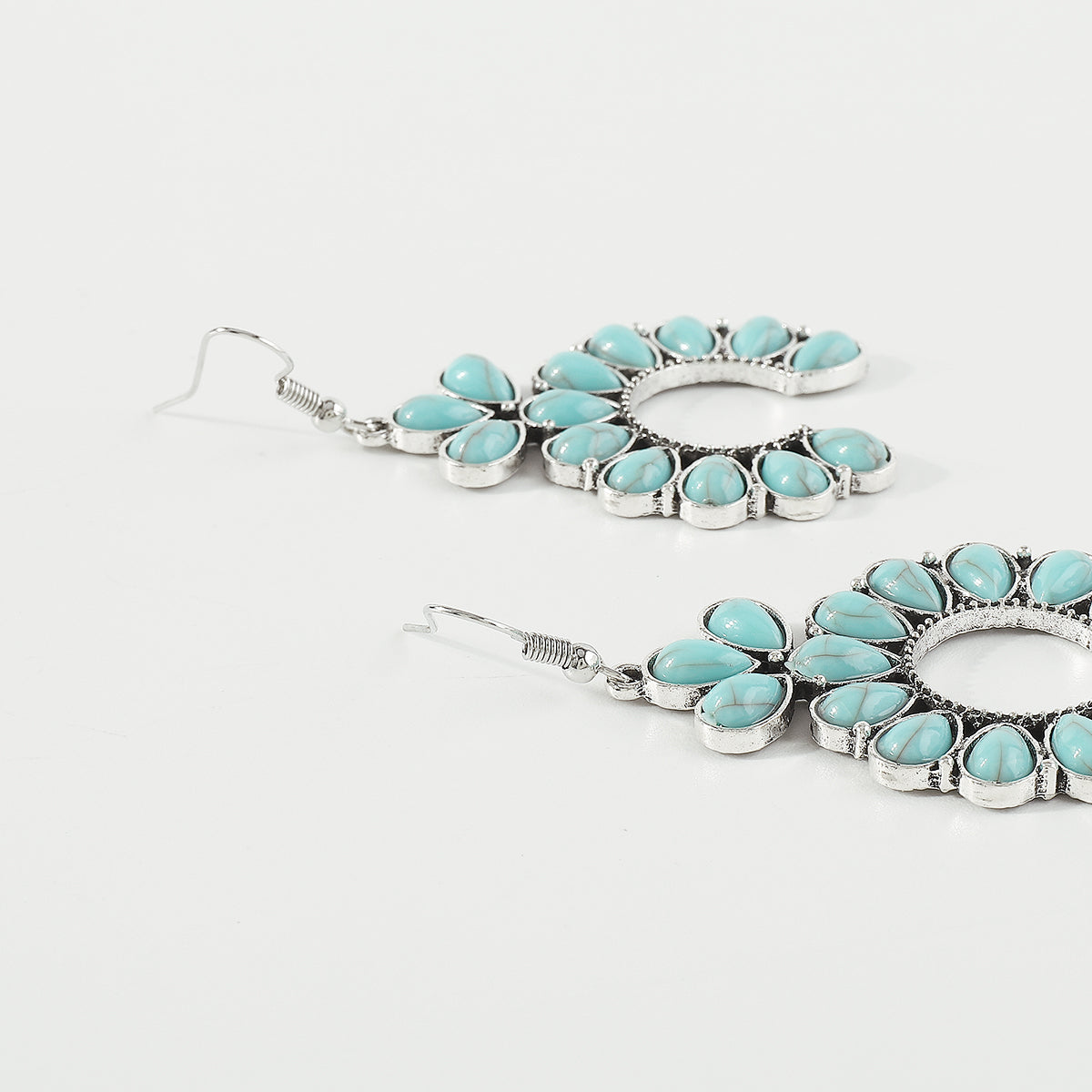 E11868 Western Turquoise Geometric Drop Earrings