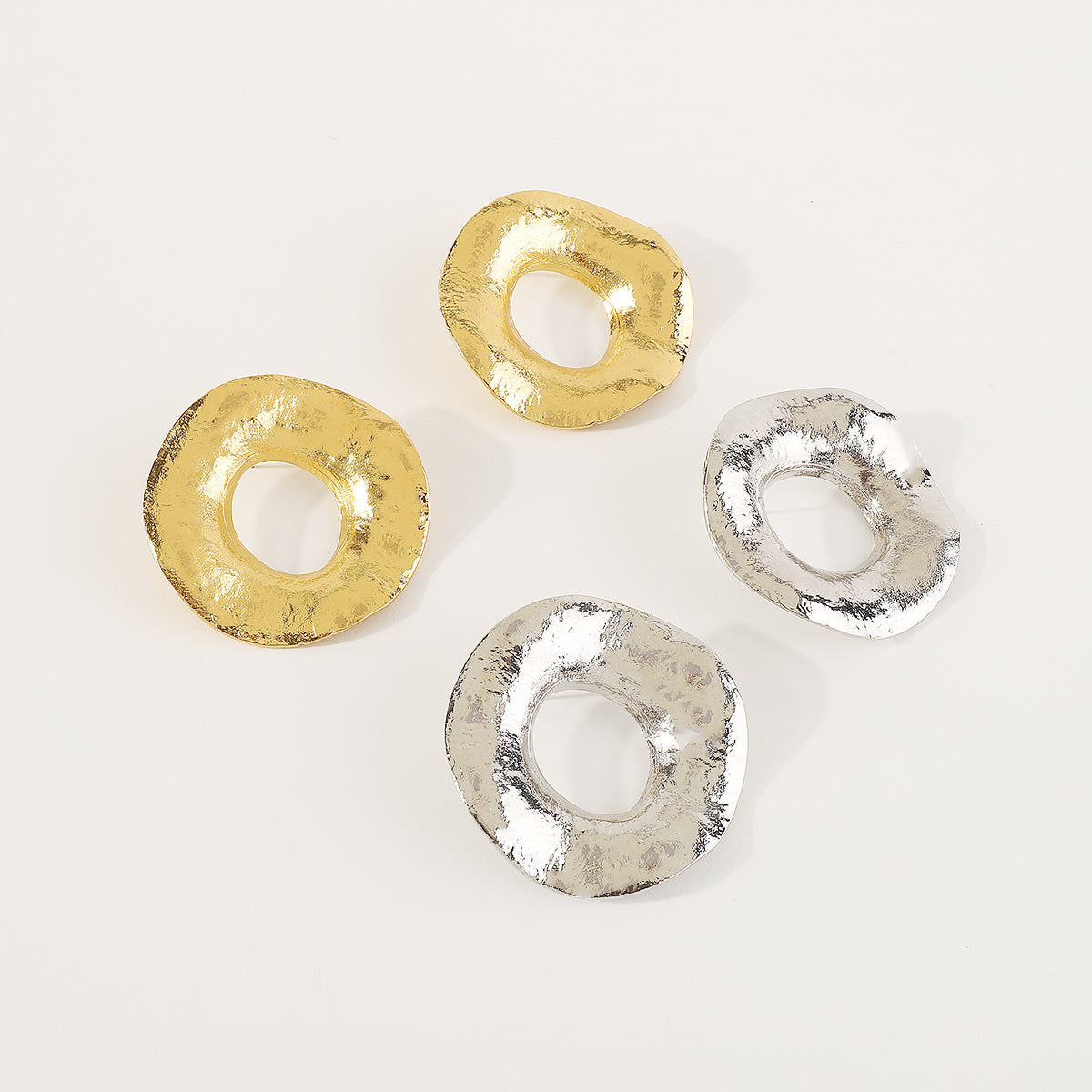 E11869 Retro Metal Textured Round Stud Earrings