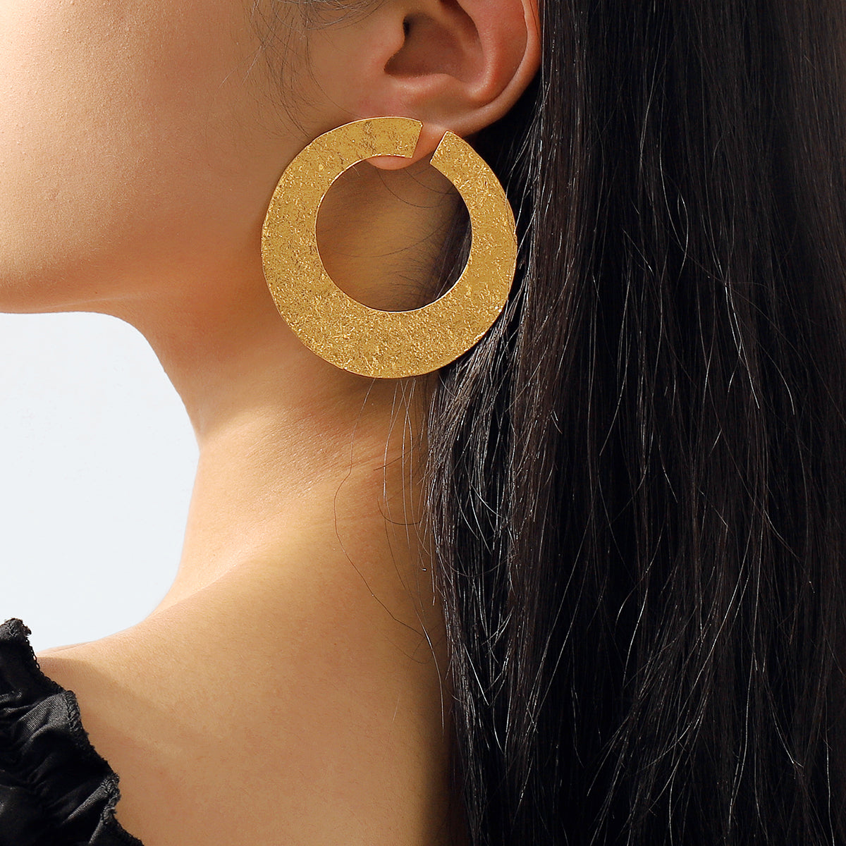 E11872 Large Textured Flat Circle Drop Earrings