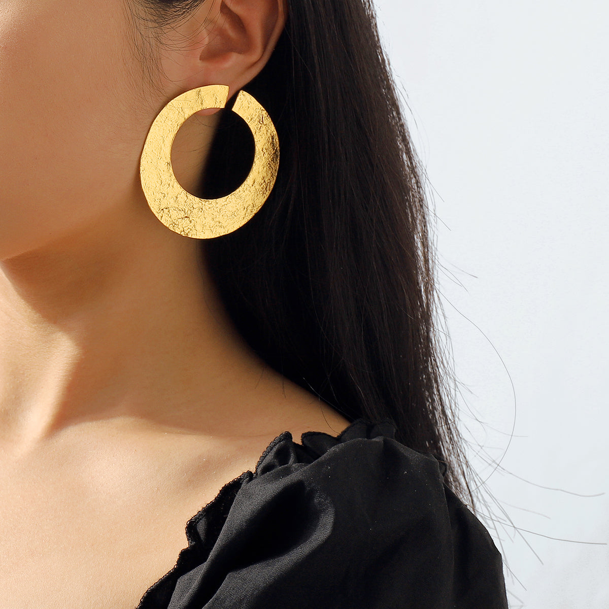 E11872 Large Textured Flat Circle Drop Earrings