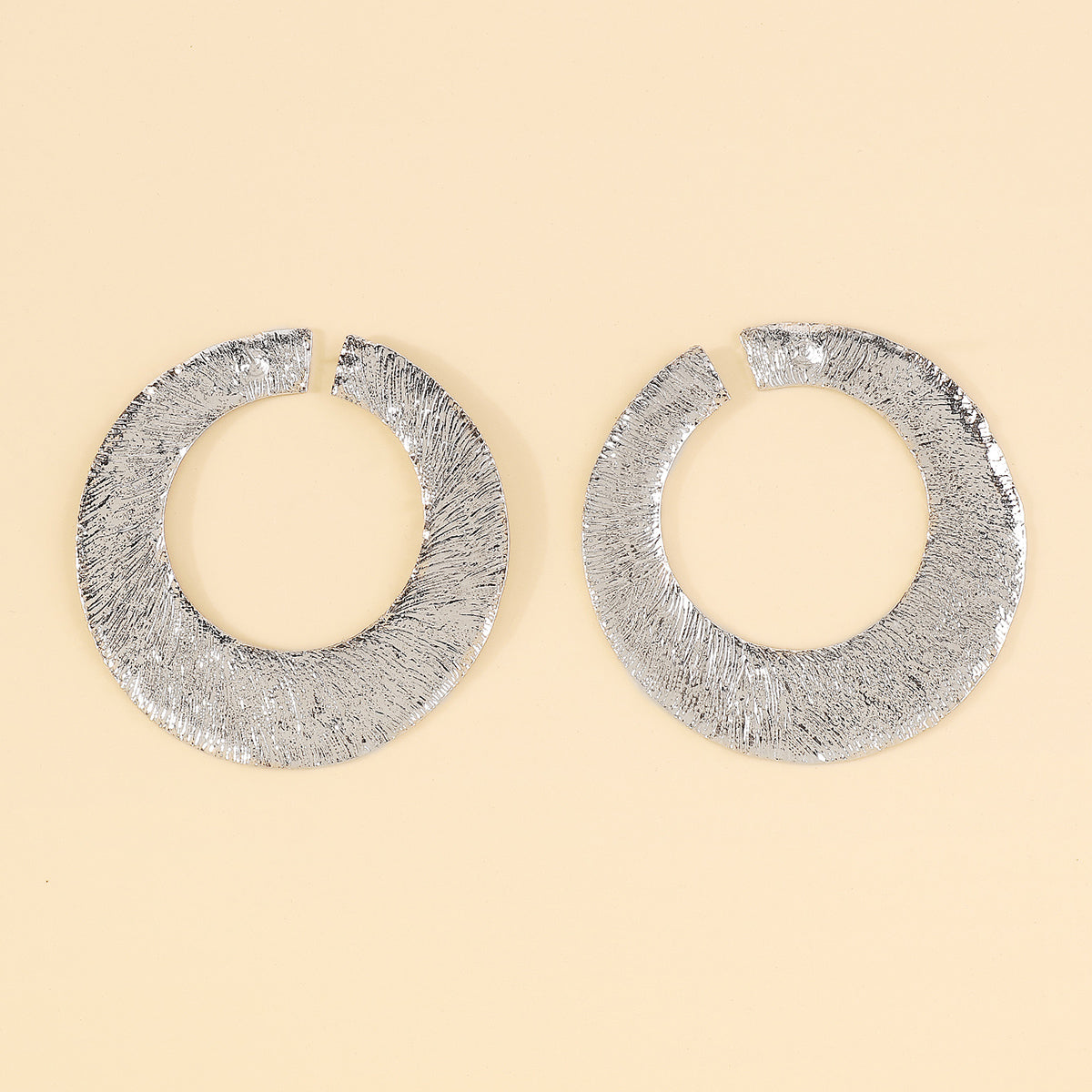 E11872 Large Textured Flat Circle Drop Earrings