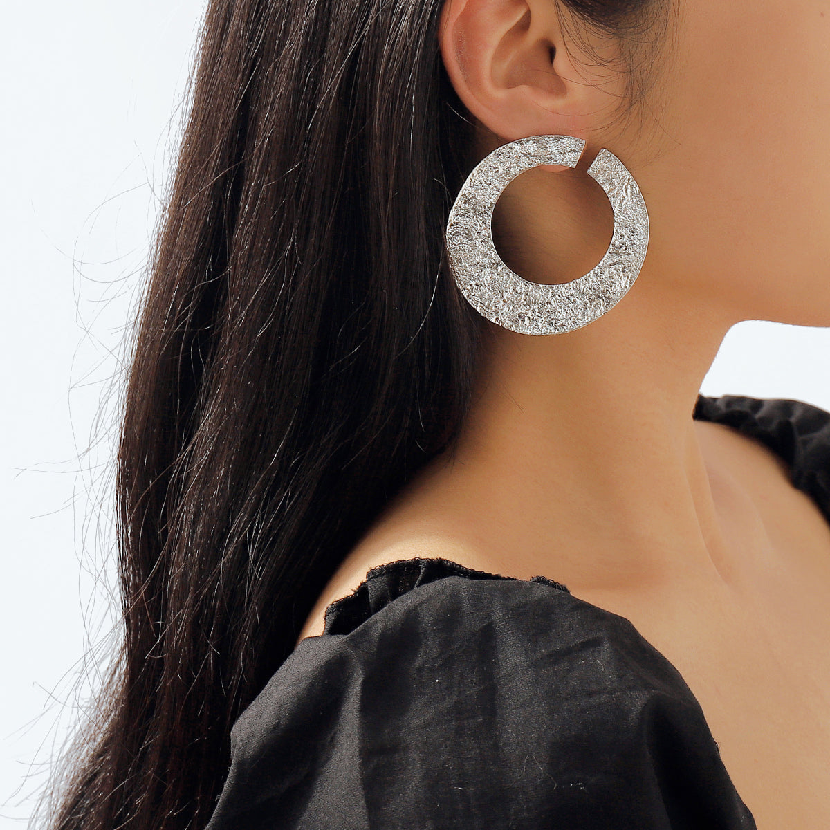 E11872 Large Textured Flat Circle Drop Earrings