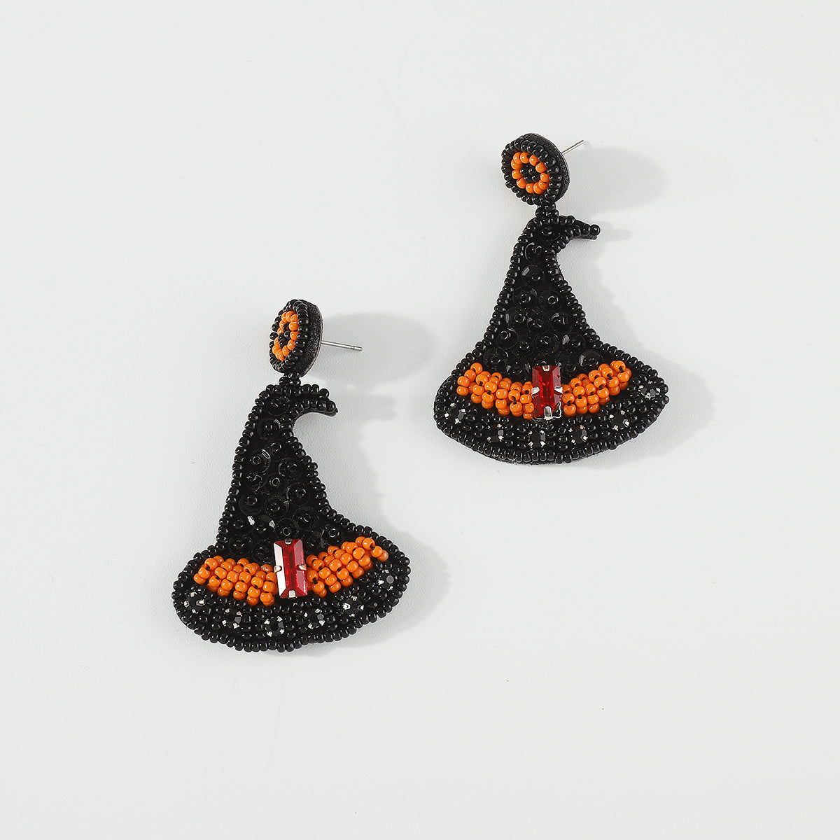 E11922 Halloween Beaded Witch Hat Drop Earrings