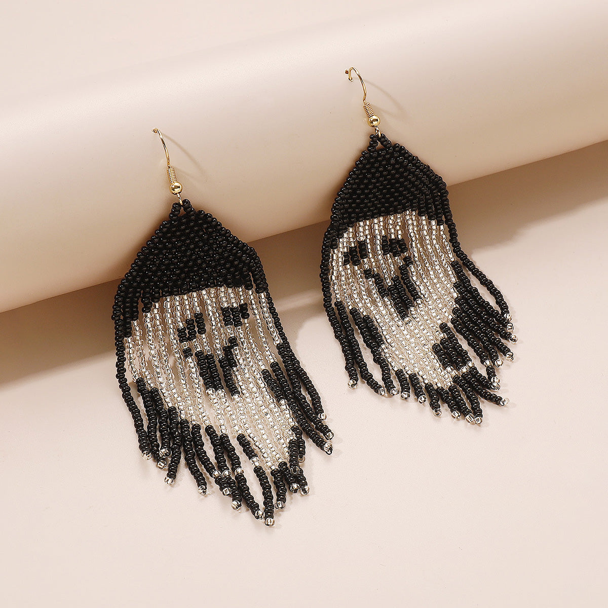 E11923 Halloween Ghosts Tassel Seed Beads Earrings