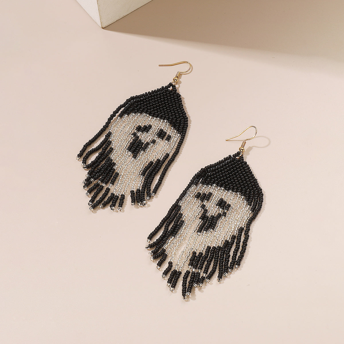 E11923 Halloween Ghosts Tassel Seed Beads Earrings