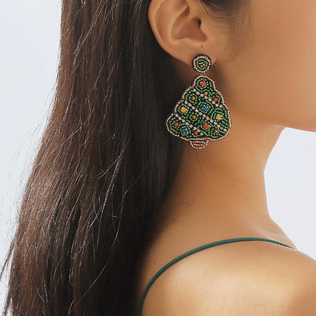 E11925 Christmas Beaded Christmas Tree Dangle Earrings