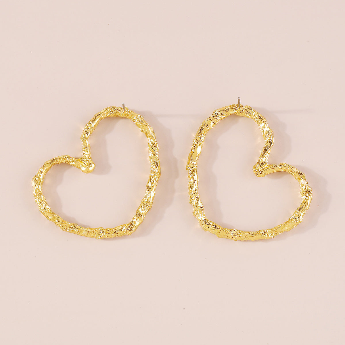 E11969 Vintage Large Metal Heart Dangle Earrings