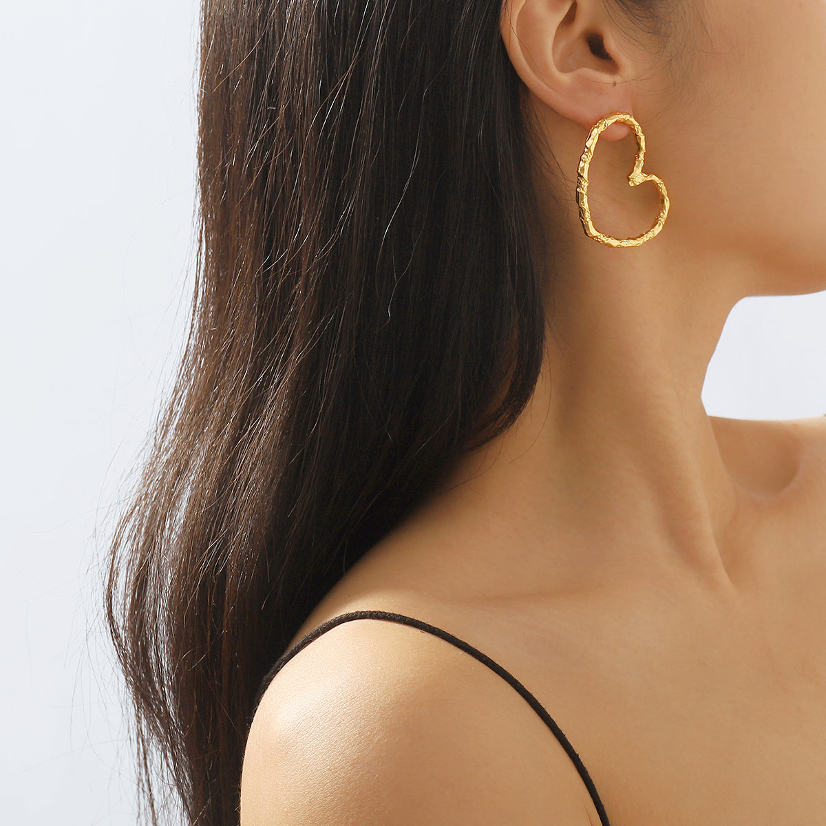 E11969 Vintage Large Metal Heart Dangle Earrings