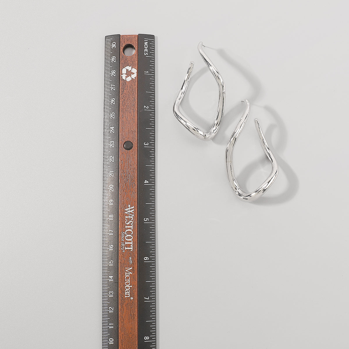E12011 Irregular Twisted Metal Dangle Earrings
