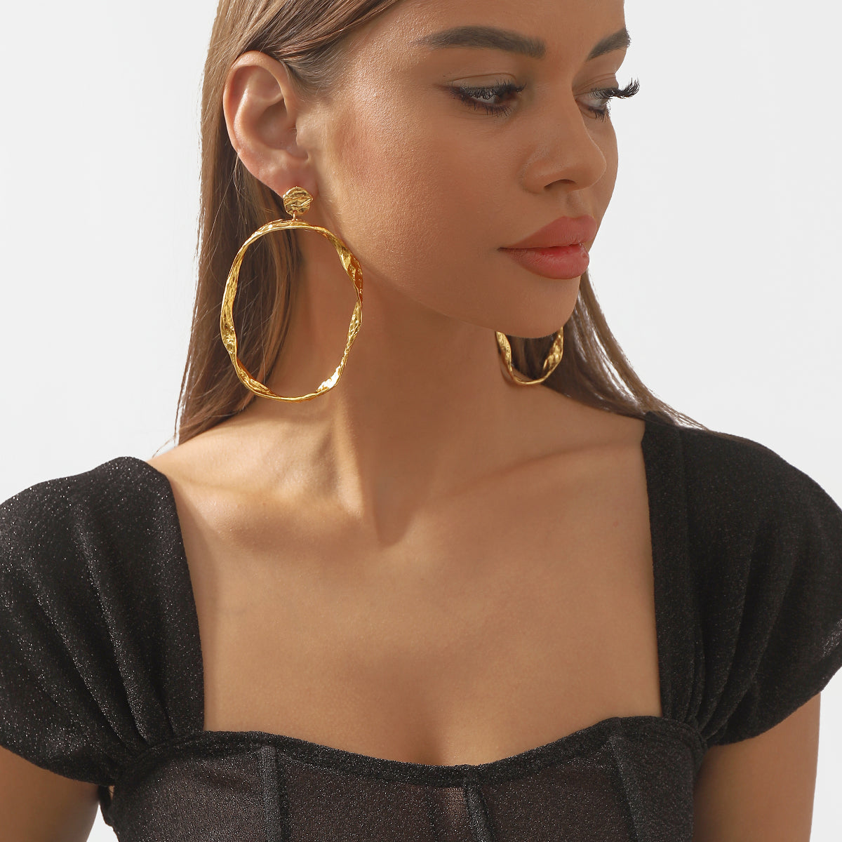 E12017 Large Metal Elliptic Dangle Earrings