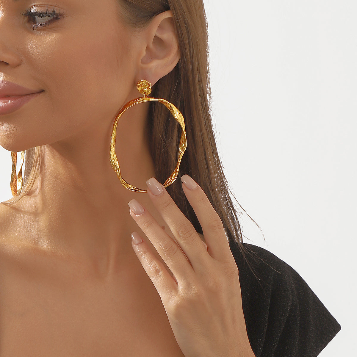 E12017 Large Metal Elliptic Dangle Earrings