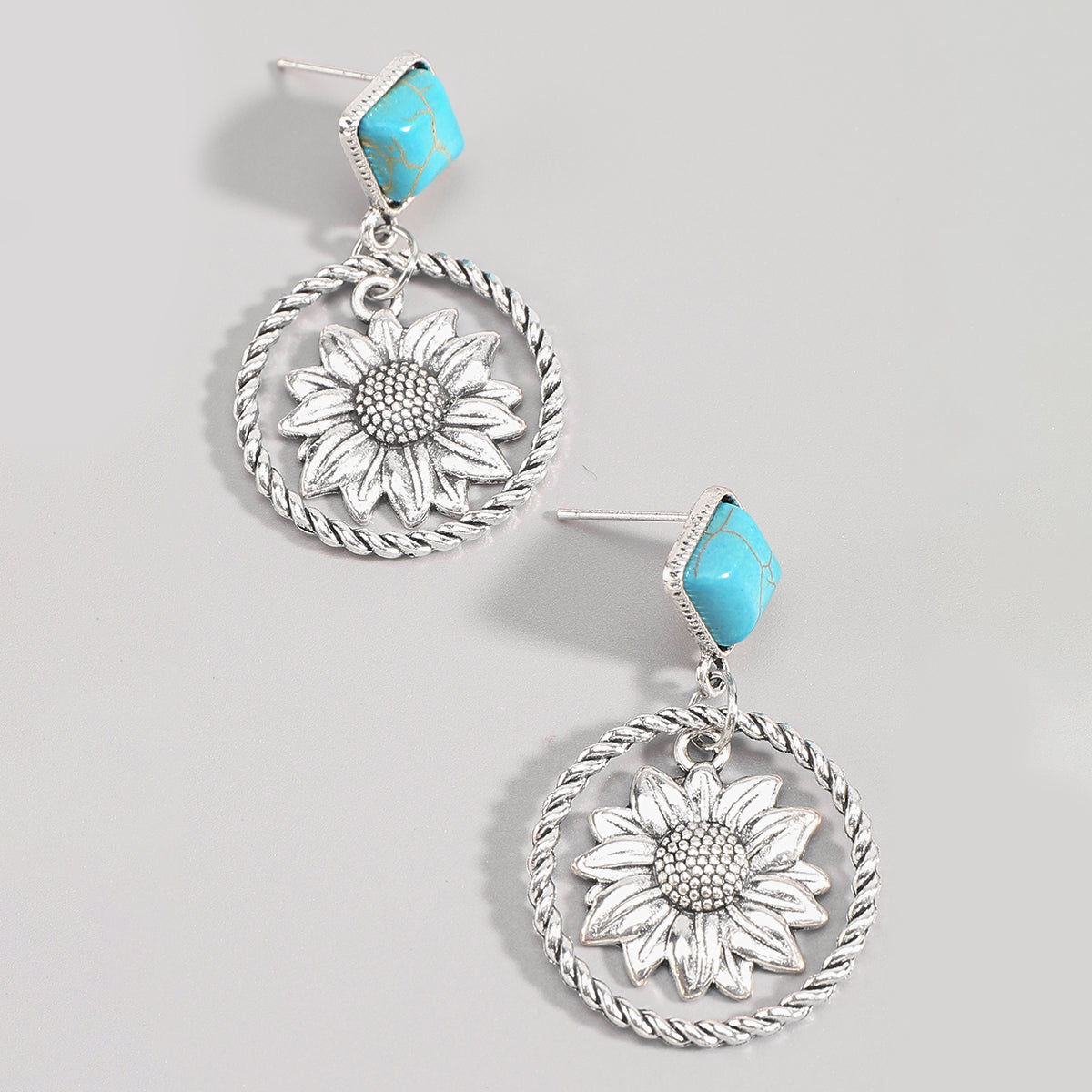 E12104 Western Silver Flower and Cactus Earrings