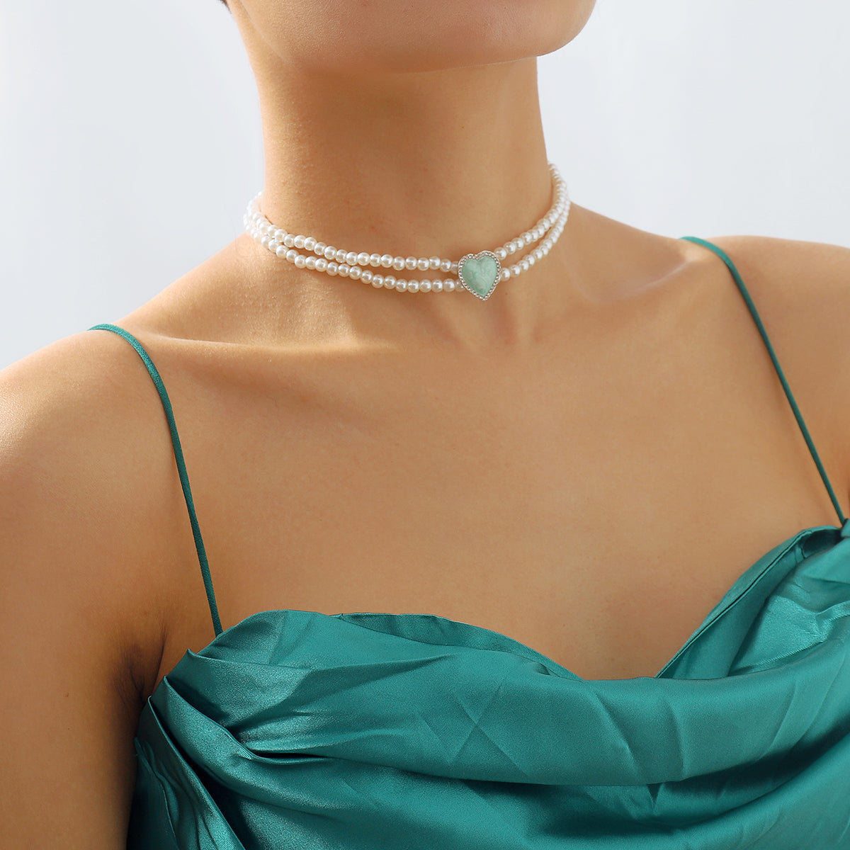 N11138 Layered Pearls Chain Enamel Heart Choker Necklace