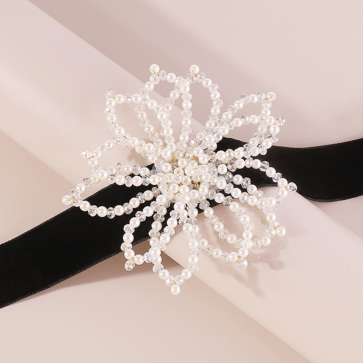 N11239 Lux Pearl Flower Choker Necklace