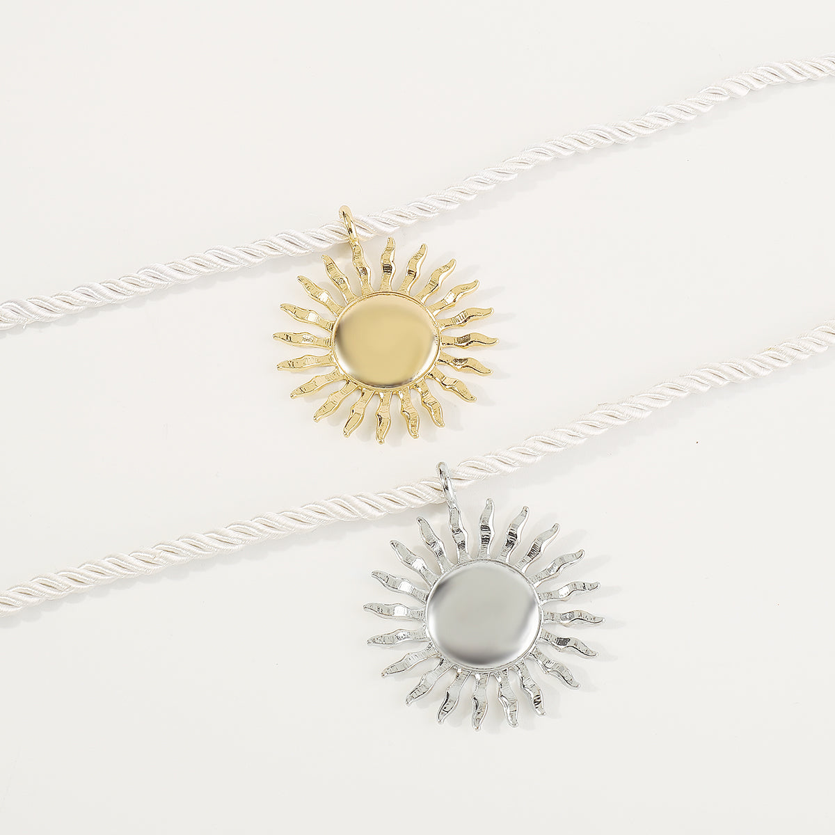N11262 Geometric Metal Sun Pendant Necklace