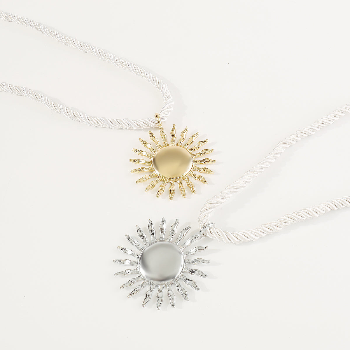 N11262 Geometric Metal Sun Pendant Necklace