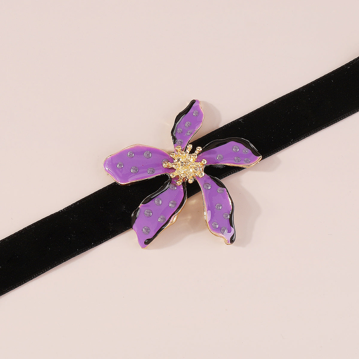 N11378 Enamel Flower Choker Necklace