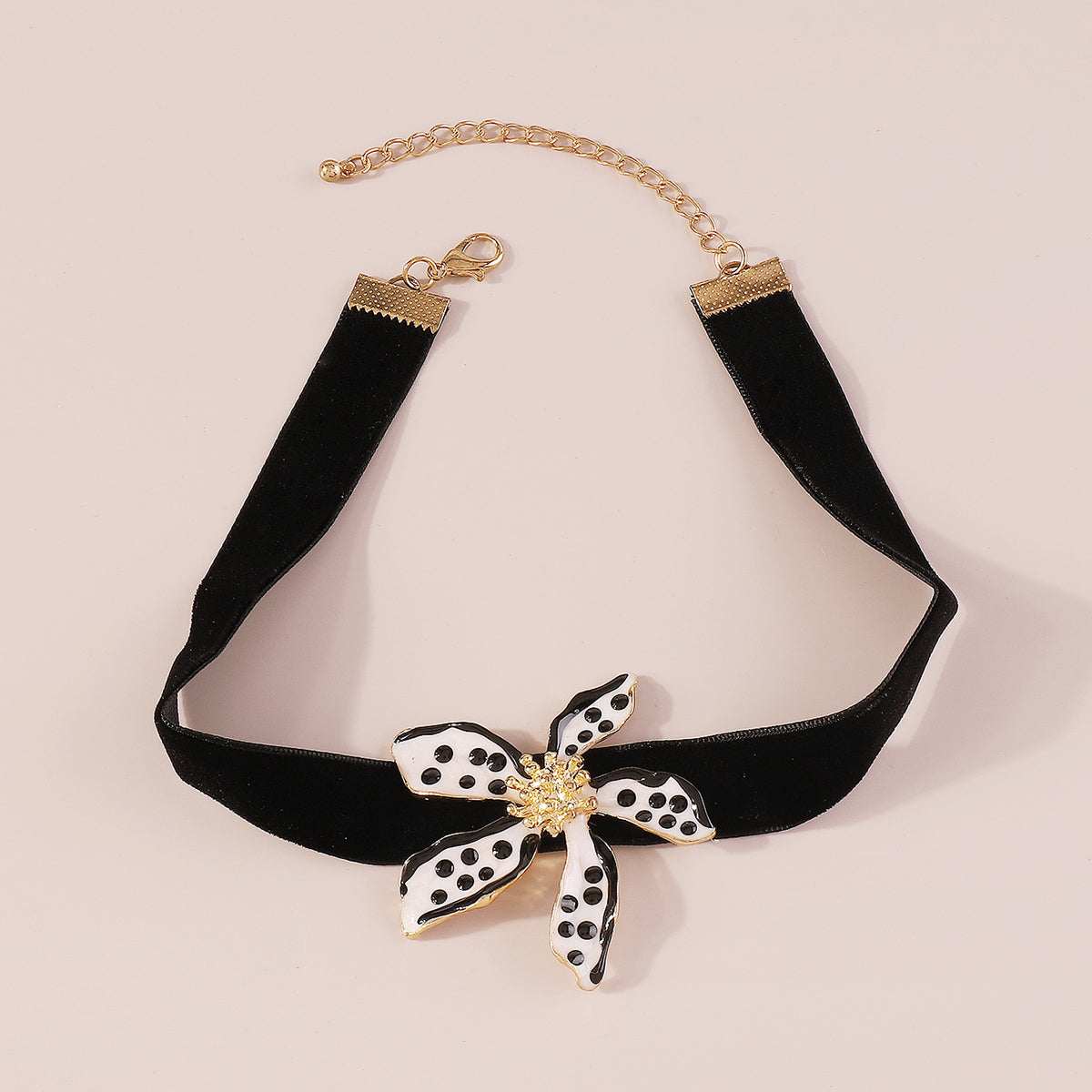 N11378 Enamel Flower Choker Necklace