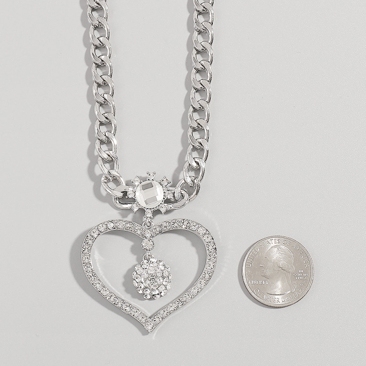 N11469 Chunky Chain Rhinestone Heart Pendant Necklace