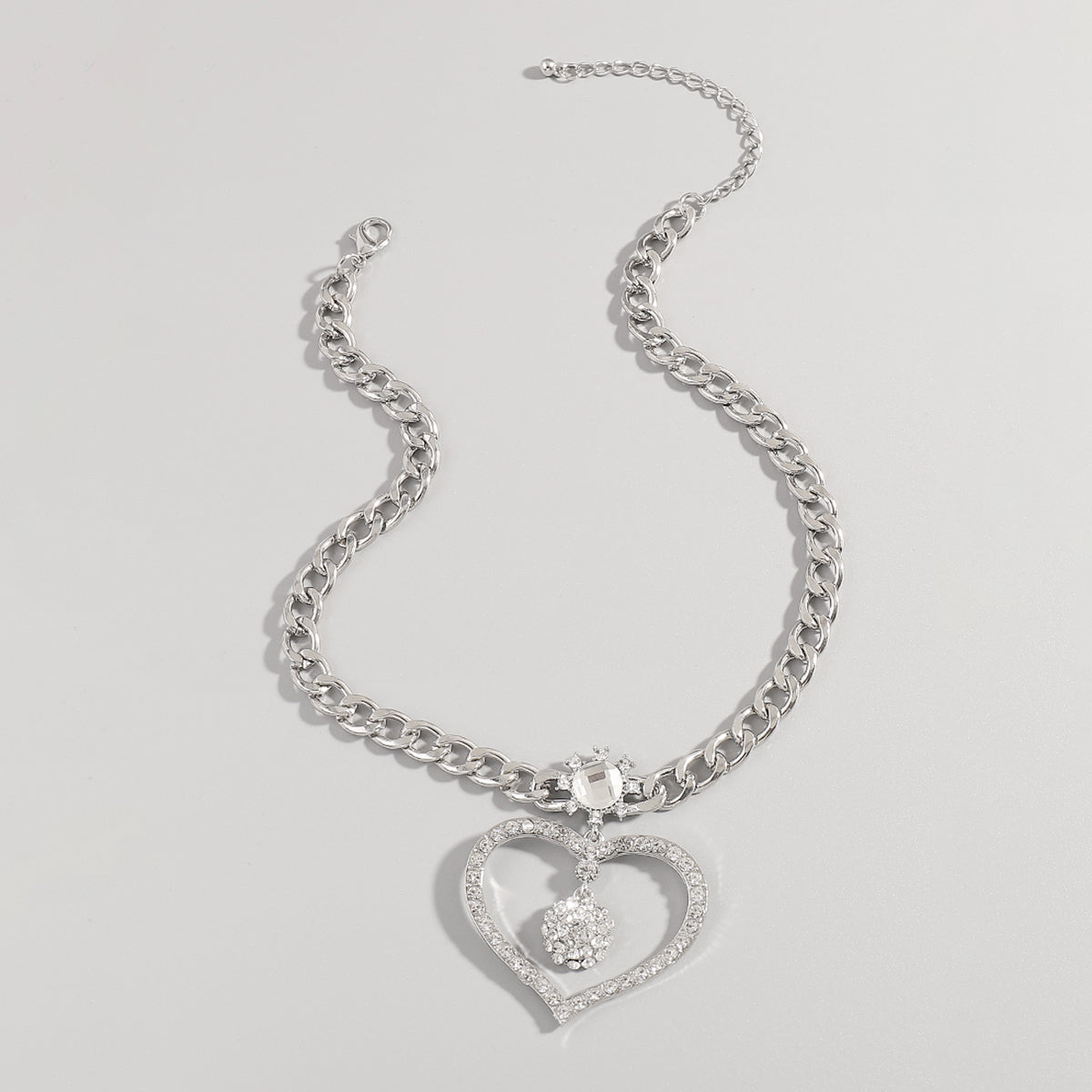 N11469 Chunky Chain Rhinestone Heart Pendant Necklace