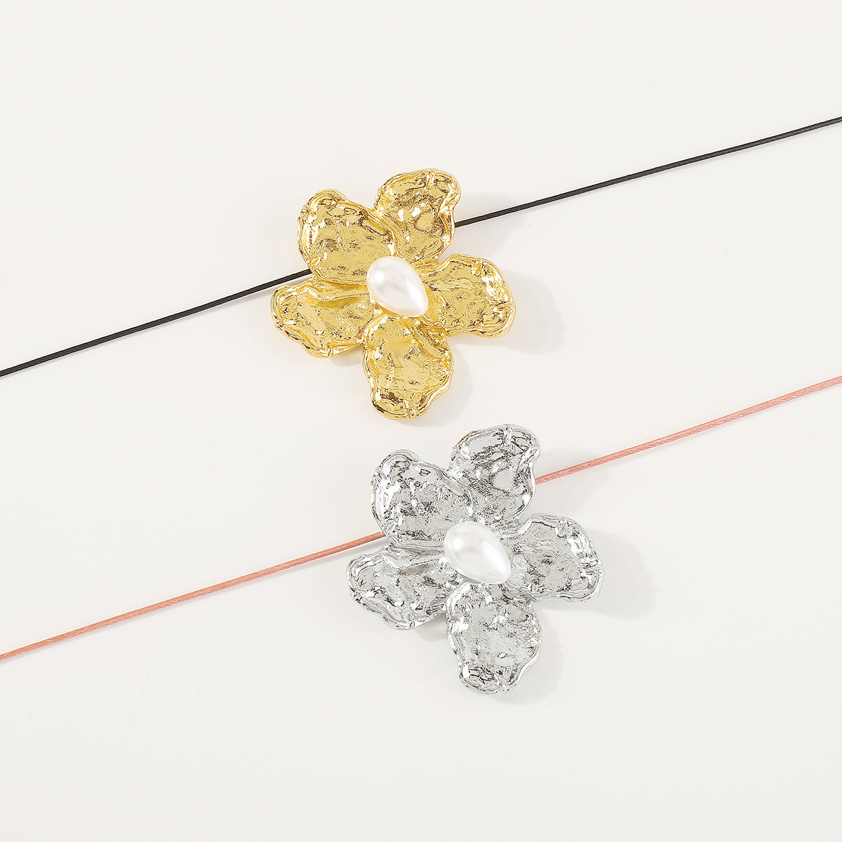 N11472 Metal Flower w/Pearl Pendant Necklace