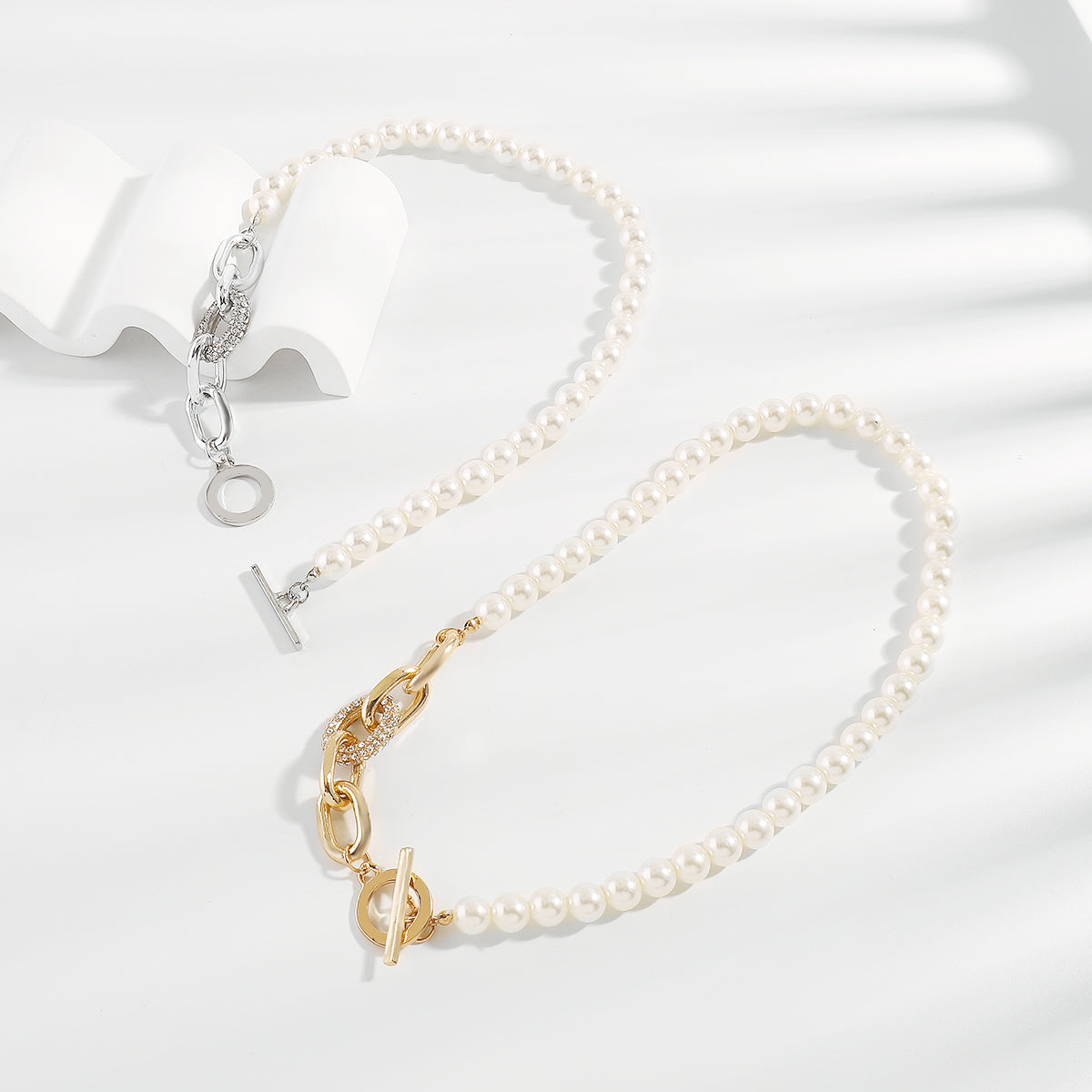 N11513 Charm Rhinestone Pearls T Clasp Chain Necklace
