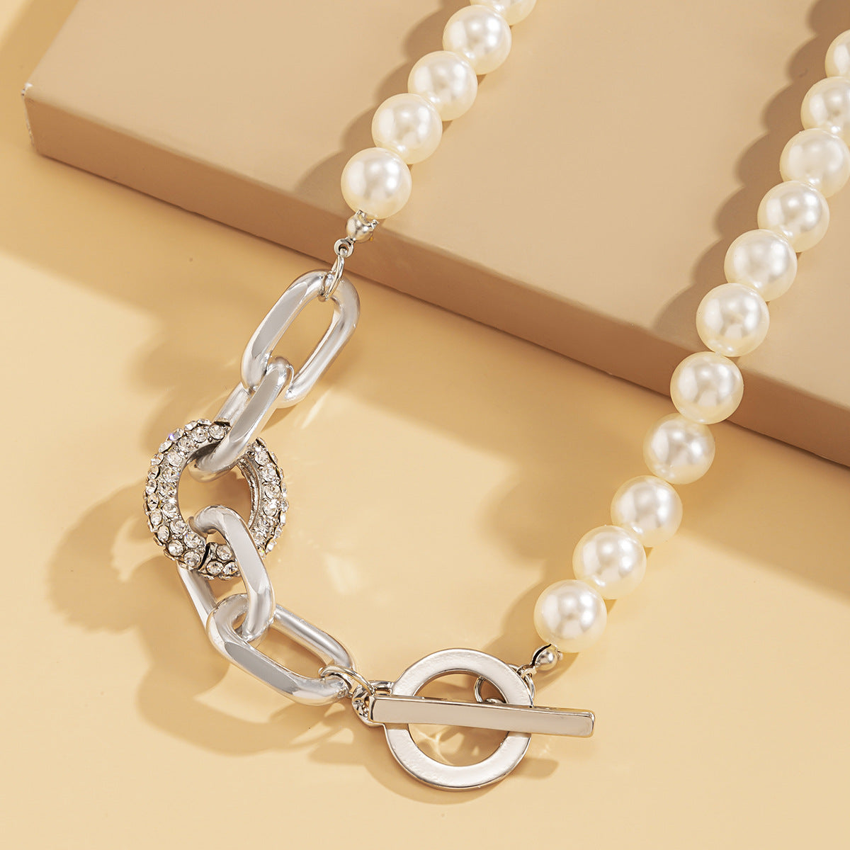 N11513 Charm Rhinestone Pearls T Clasp Chain Necklace